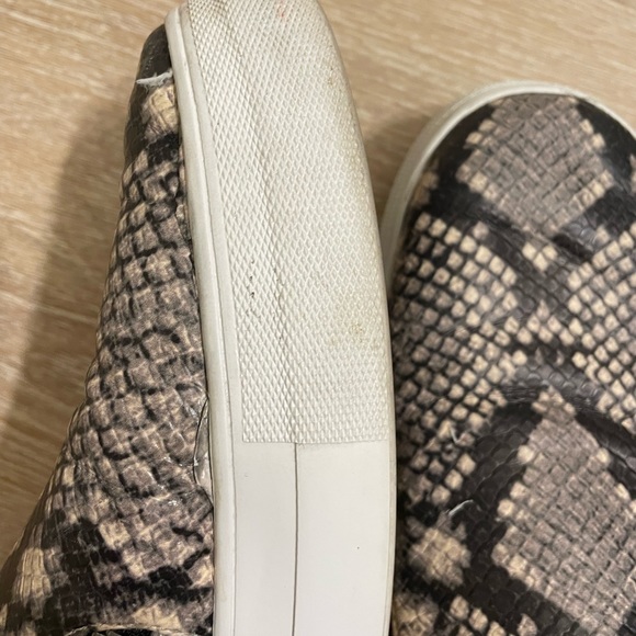 Steve Madden Sneakers - Picture 7 of 7